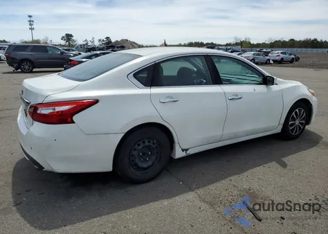 2016 Nissan Altima 2.5 z USA, uszkodzony, nr VIN 1N4AL3AP0GC198652